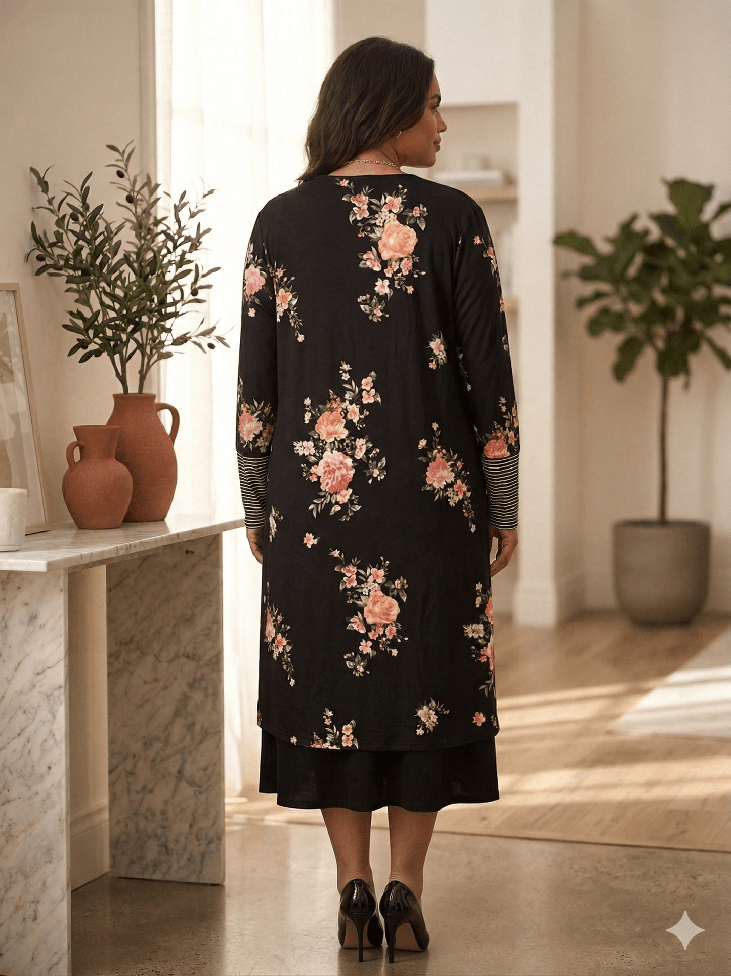 Kimono Negro con Flores - LaOtraPrenda.cl - Kimono